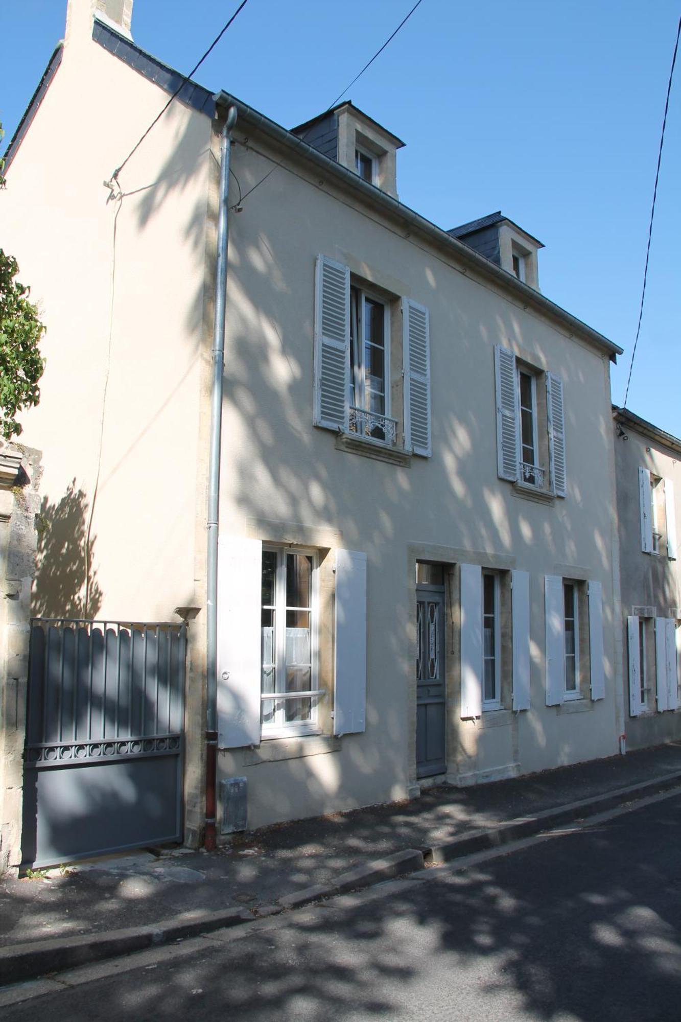 Les Lilas De Bellefontaine Bayeux Bagian luar foto